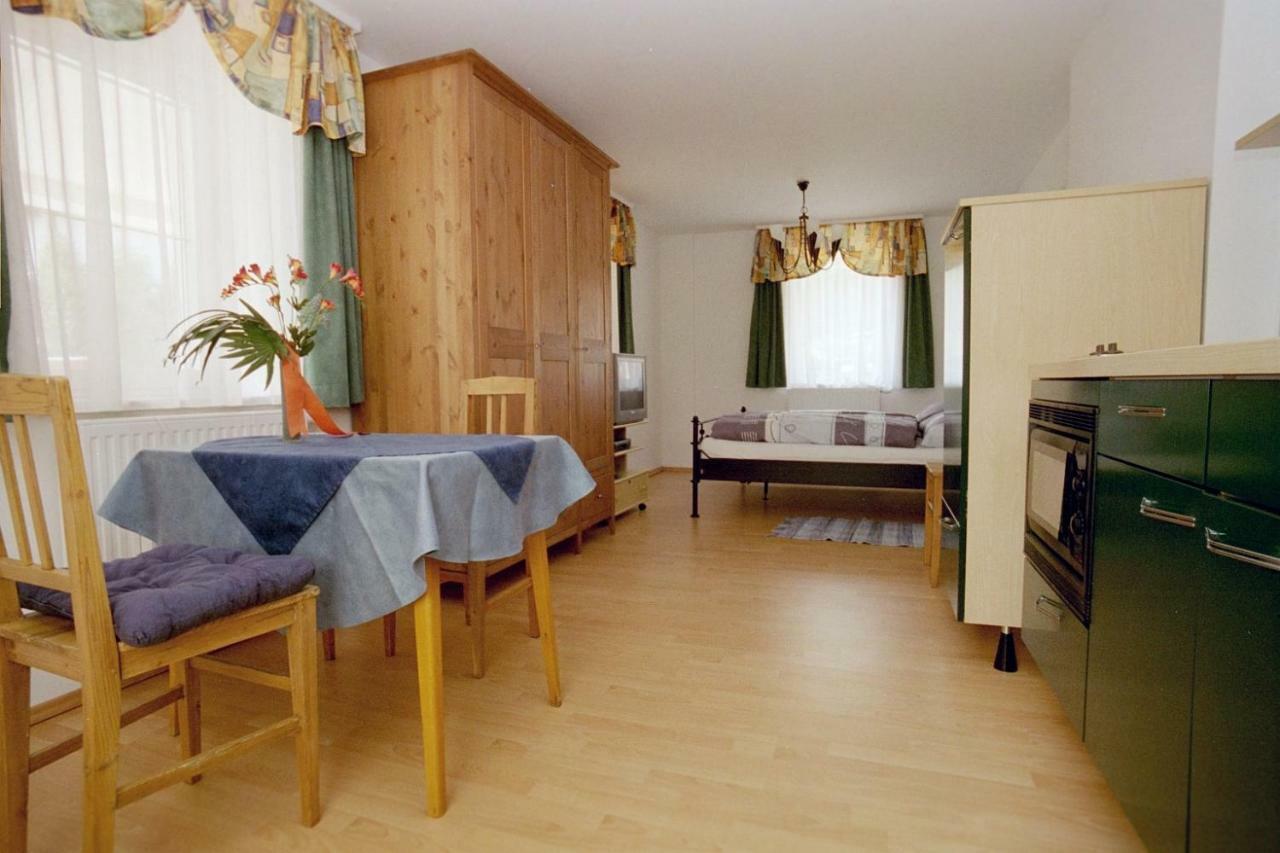 Haus Lenz Ferienwohnungen - Fam Ostermann Puchberg am Schneeberg Zewnętrze zdjęcie